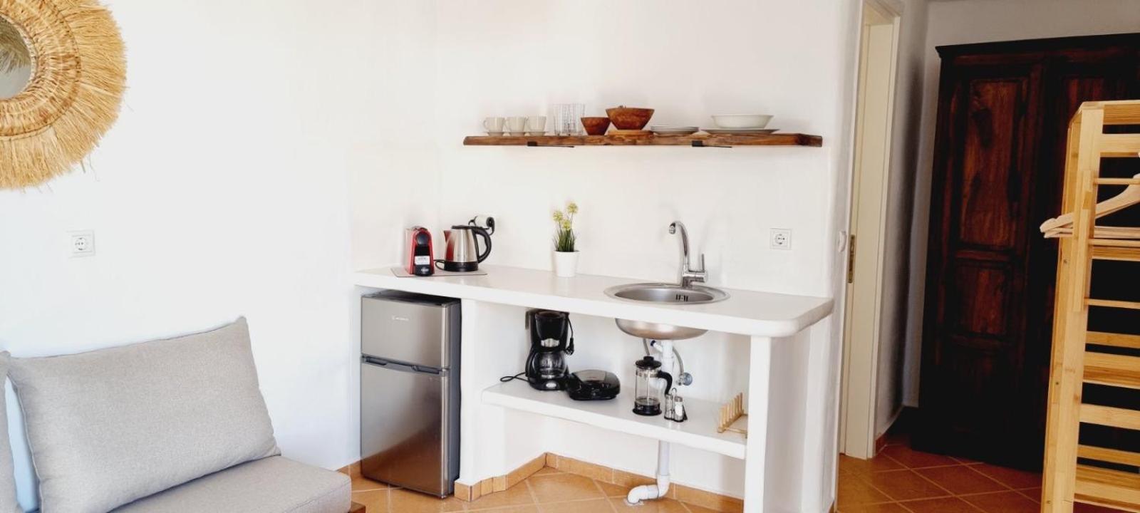 Syros Apartments Suites Chryssonisos Kini Ngoại thất bức ảnh