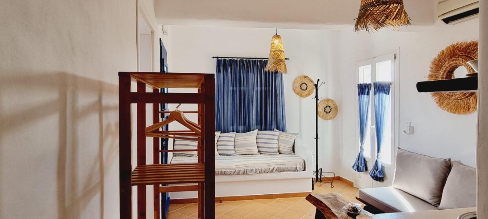 Syros Apartments Suites Chryssonisos Kini Ngoại thất bức ảnh